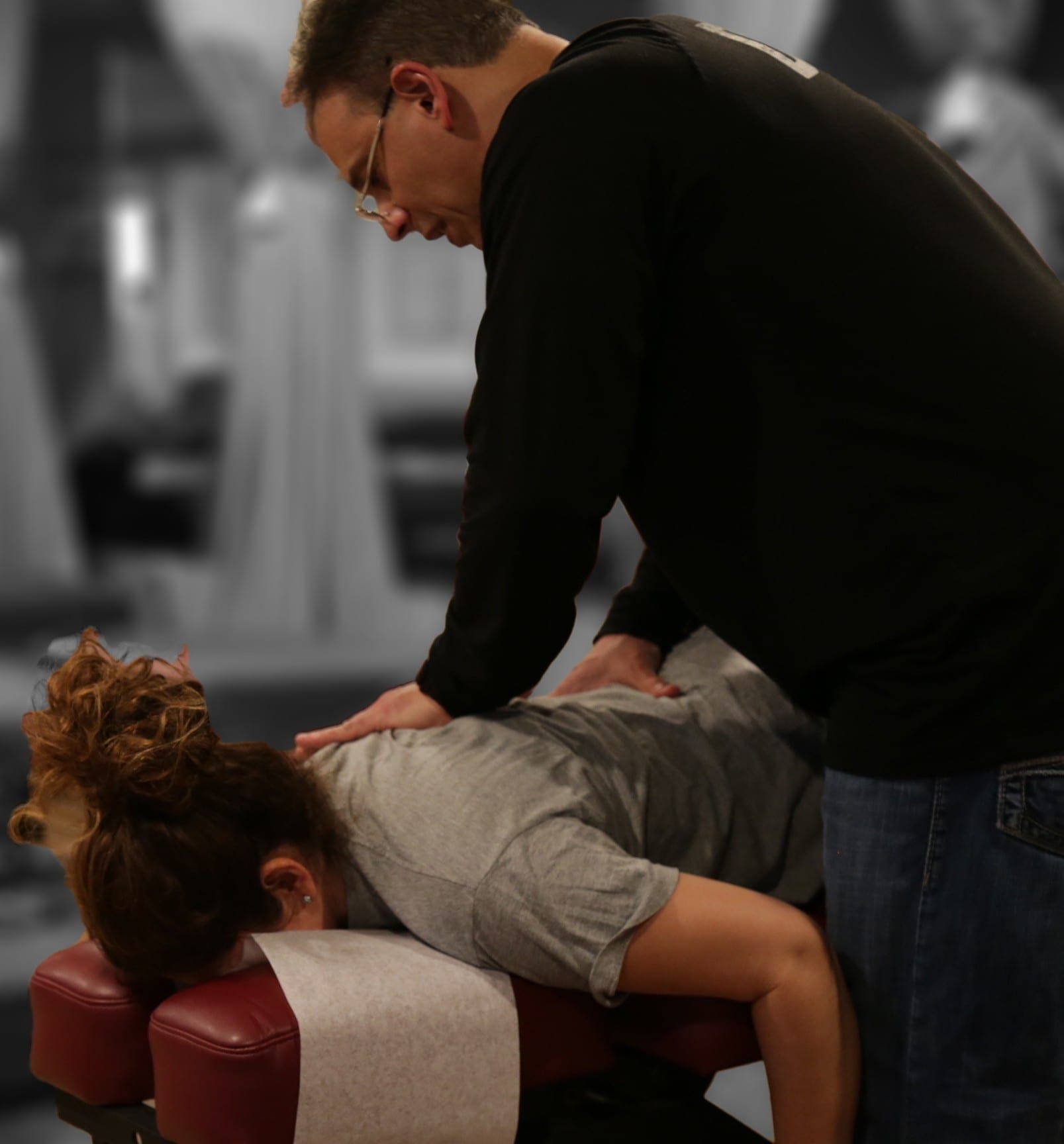 Dr.-Jimenez-works-on-patients-back.jpg